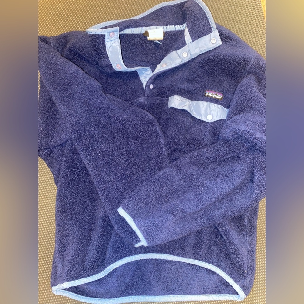 small patagonia pullover